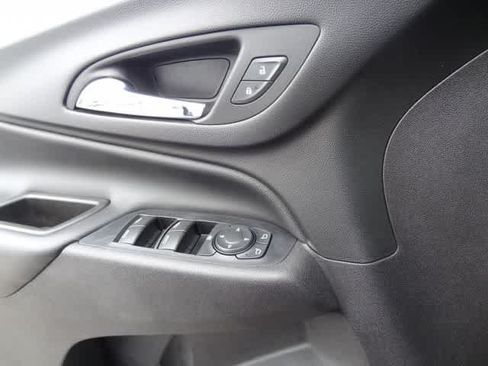 Used 2020 Chevrolet Equinox LT w/ Driver Convenience Package FWD image 16