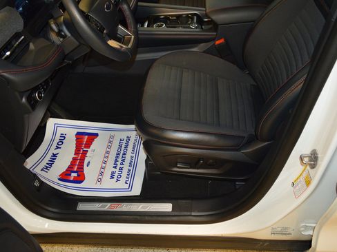 Certified 2025 Ford Explorer ST-Line image 16