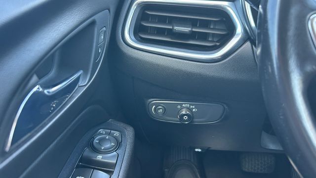 Used 2019 Chevrolet Equinox LT w/ Sun & Navigation Package AWD/4WD image 21