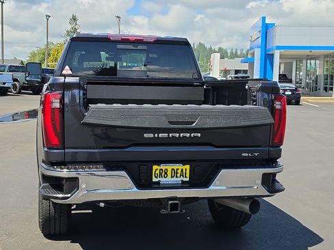 Certified 2024 GMC Sierra 3500 SLT w/ SLT Premium Package AWD/4WD image 9