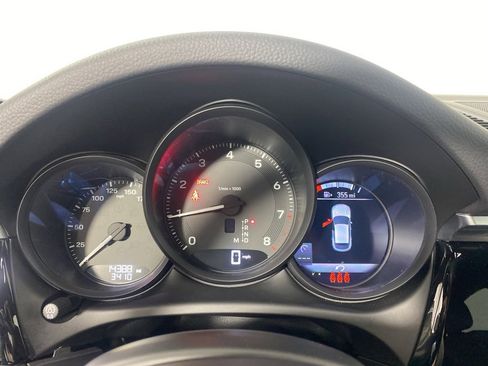 Used 2024 Porsche Macan image 15