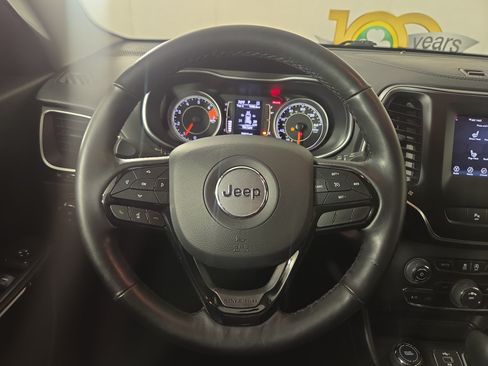 Used 2020 Jeep Cherokee Latitude Plus AWD/4WD image 13