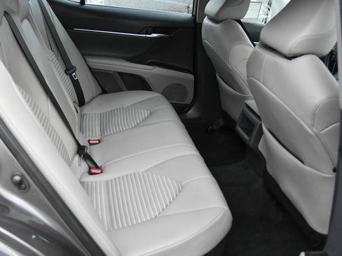 Used 2024 Toyota Camry SE image 38