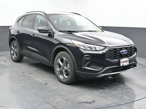 Used 2025 Ford Escape ST-Line image 3