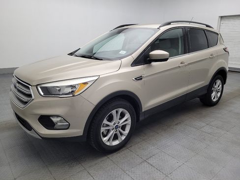 Used 2018 Ford Escape SE w/ SE Sync 3 Package FWD image 2