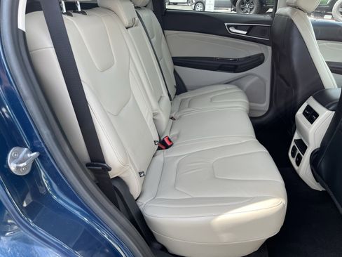 Used 2020 Ford Edge Titanium w/ Class II Trailer Tow Package AWD/4WD image 4