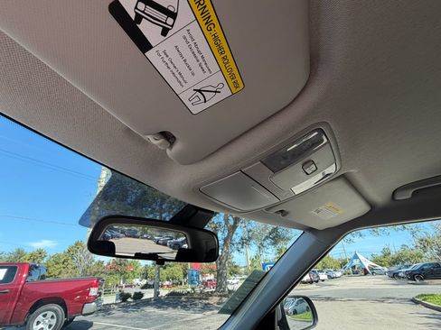 Used 2024 Kia Soul LX w/ Option Group 015 FWD image 31