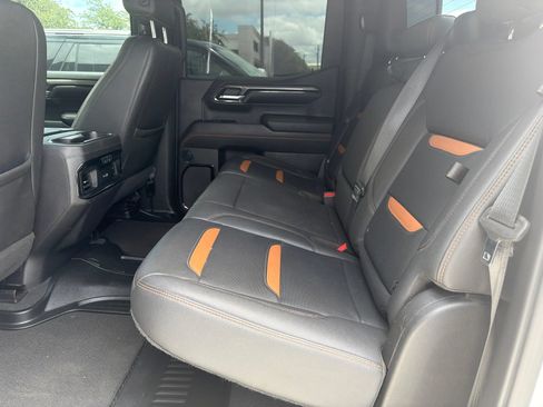 Used 2022 GMC Sierra 1500 AT4 w/ AT4 Premium Package AWD/4WD image 11
