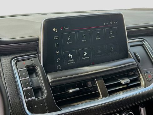 Used 2024 GMC Yukon XL SLT w/ SLT Luxury Package image 16