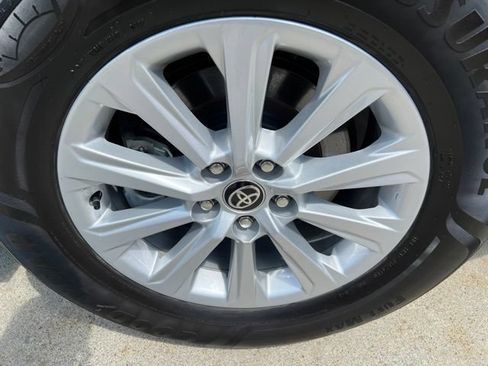 Used 2024 Toyota Grand Highlander AWD image 10