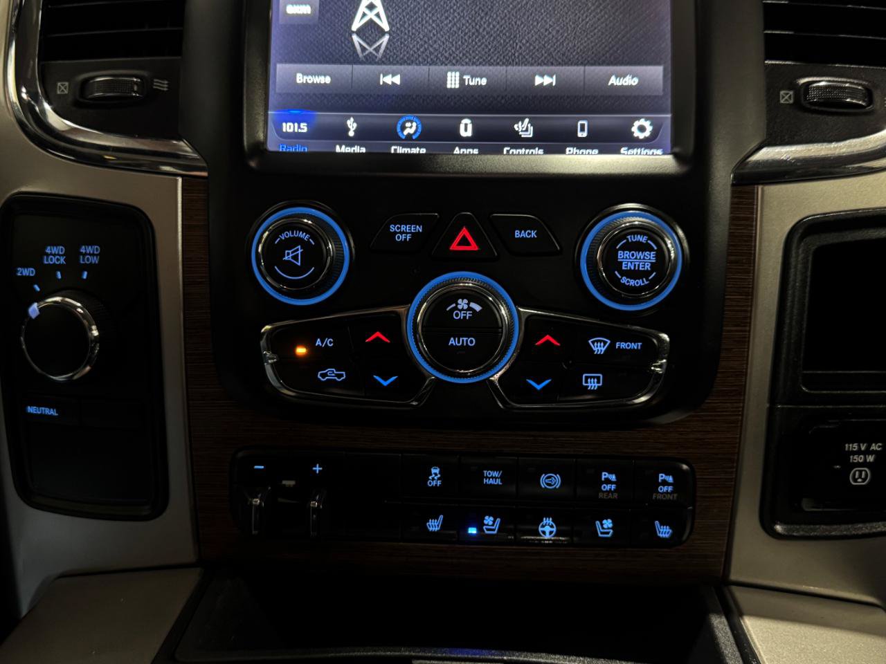Used 2018 RAM 2500 Laramie w/ Convenience Group AWD/4WD image 27