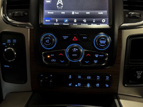 Used 2018 RAM 2500 Laramie w/ Convenience Group AWD/4WD image 27