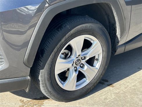 Used 2019 Toyota RAV4 XLE image 9