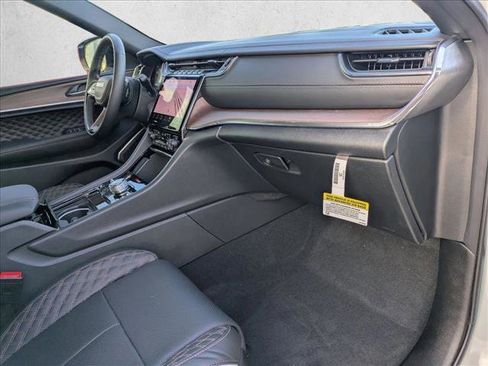 New 2025 Jeep Grand Cherokee L Summit w/ Obsidian Package image 18