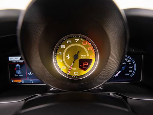 Certified 2022 Ferrari F8 Tributo image 38