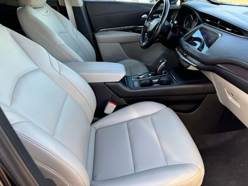 Used 2019 Cadillac XT4 Luxury image 11