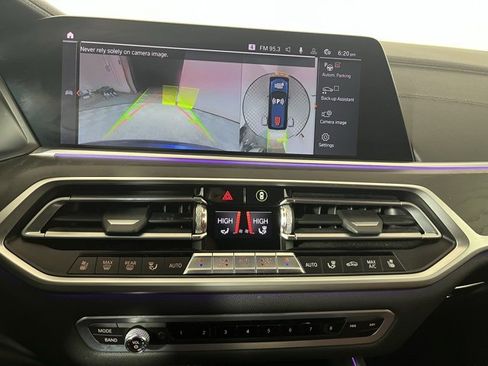 Used 2020 BMW X7 M50i image 17