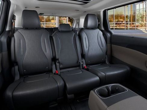 New 2026 Kia Carnival SX image 16