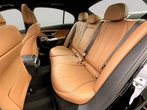 Used 2025 Mercedes-Benz E 350 4MATIC Sedan image 21