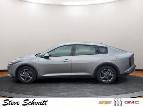 Used 2025 Kia K4 FWD image 2