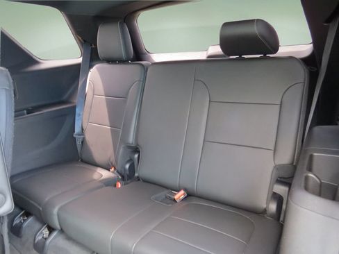 Certified 2023 Chevrolet Traverse LT AWD/4WD image 12