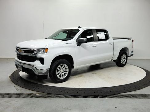 Used 2024 Chevrolet Silverado 1500 LT w/ Work Truck Package AWD/4WD image 4