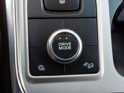 Used 2022 Ford Explorer XLT w/ Equipment Group 202A image 16