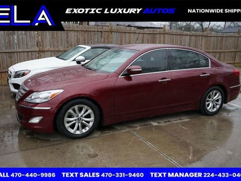 Used 2013 Hyundai Genesis 3.8 image 2