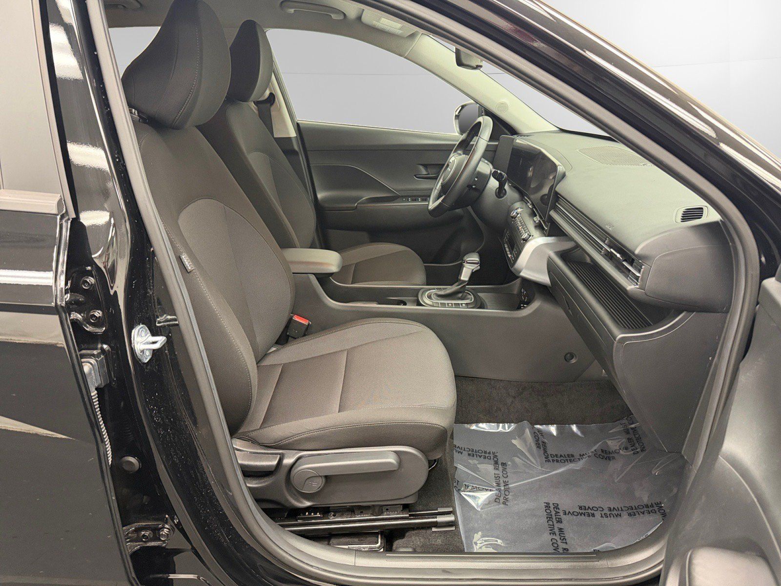 Certified 2024 Hyundai Kona SEL AWD/4WD image 15