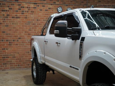 Used 2019 Ford F350 Platinum w/ Platinum Ultimate Package AWD/4WD image 22
