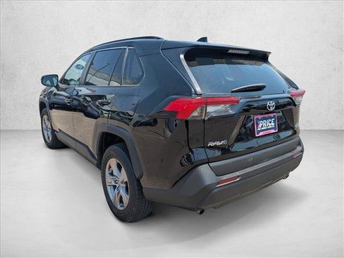 Used 2025 Toyota RAV4 XLE AWD/4WD image 8