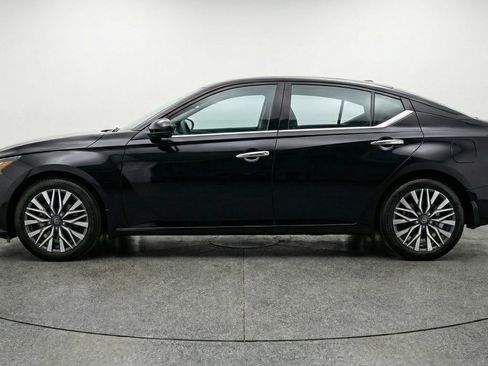 Used 2025 Nissan Altima 2.5 SV image 5