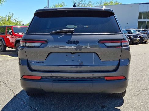 Used 2023 Jeep Grand Cherokee L Laredo AWD/4WD image 5