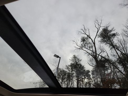 Used 2020 Jeep Grand Cherokee Limited w/ Luxury Group II image 28