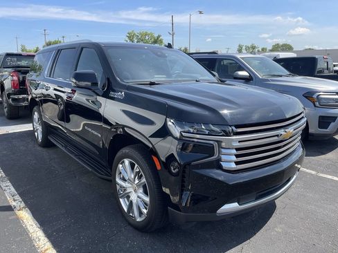 Used 2023 Chevrolet Suburban High Country w/ Max Trailering Package AWD/4WD image 13