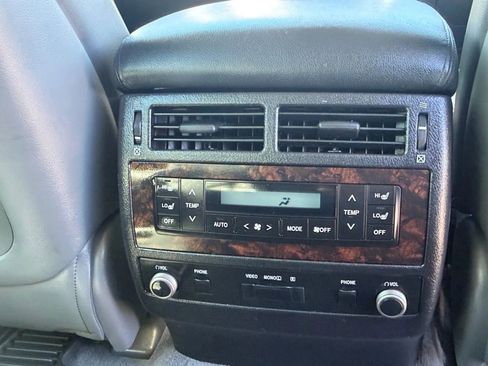 Used 2008 Toyota Land Cruiser image 27