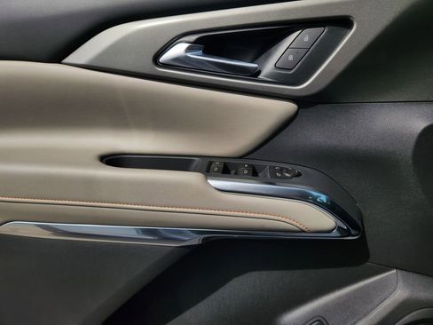 New 2026 Chevrolet Traverse LT w/ Driver Confidence Package FWD image 23