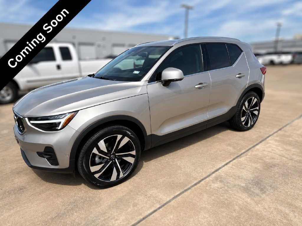 Certified 2024 Volvo XC40 B5 Ultimate AWD/4WD image 4