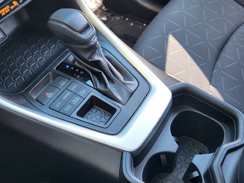 Used 2019 Toyota RAV4 XLE AWD/4WD image 11