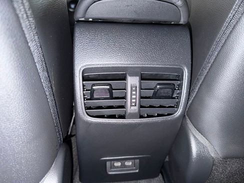 Used 2024 Toyota Corolla Cross XLE image 35