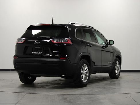 Used 2019 Jeep Cherokee Latitude w/ Popular Appearance Group image 4