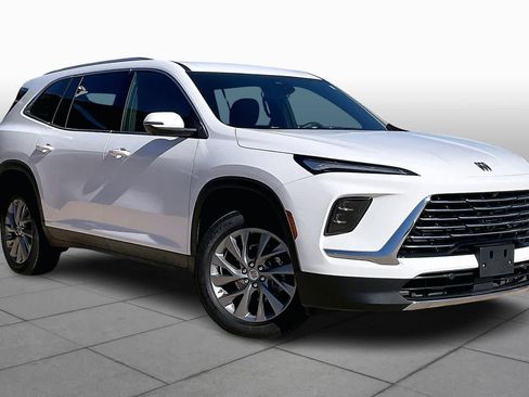 Certified 2025 Buick Enclave Preferred image 3