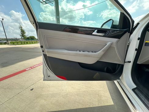 Used 2016 Hyundai Sonata Limited image 30