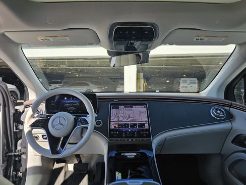 Used 2023 Mercedes-Benz EQS 450+ SUV image 9