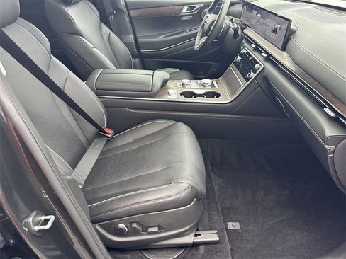 Used 2025 Genesis GV80 3.5T Advanced image 13
