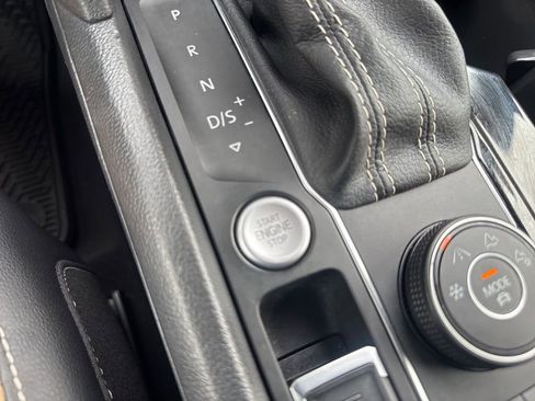 Used 2023 Volkswagen Atlas Cross Sport SEL Premium R-Line image 25