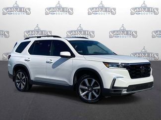 Used 2025 Honda Pilot Touring video 1