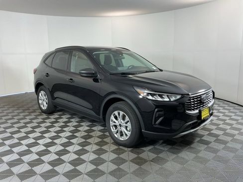 Used 2025 Ford Escape Active w/ Tech Pack #1 image 3