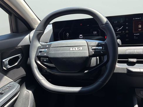 Used 2025 Kia K4 EX FWD image 19