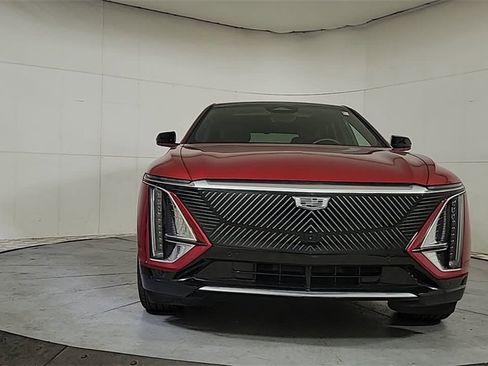 Used 2024 Cadillac Lyriq Luxury w/ LPO, Floor Liner Package image 3